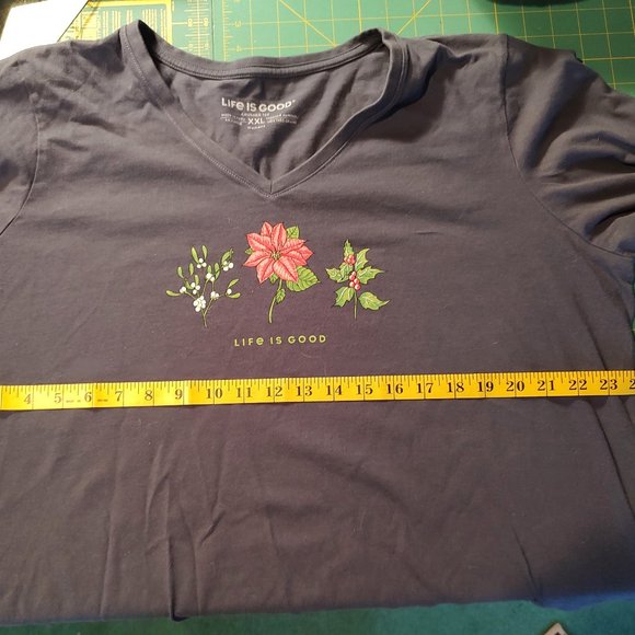 Life is Good - Holiday  Crusher Vee-neck Long Sleeve T - XXL - Never worn! - Picture 4 of 5